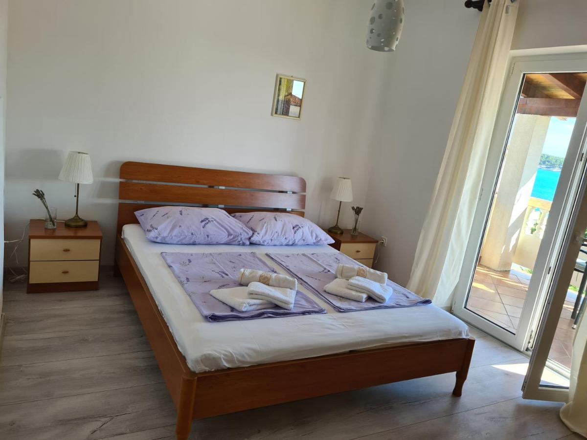 Apartman Karmen Barbat na Rabu Экстерьер фото